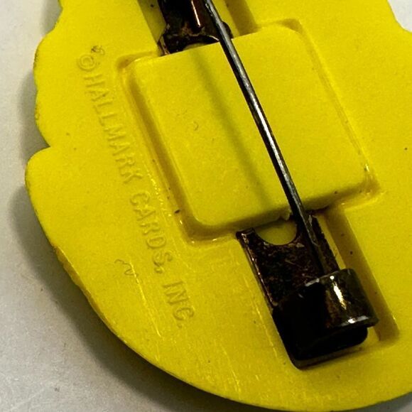 Hallmark Vintage Easter chick pin - Picture 4 of 6